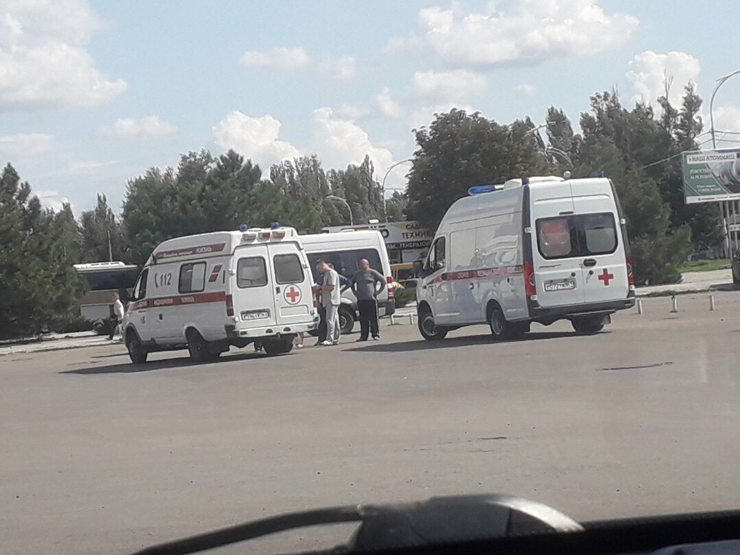 Мужчина без штанов и трусов шокировал волгодонцев в центре нового города