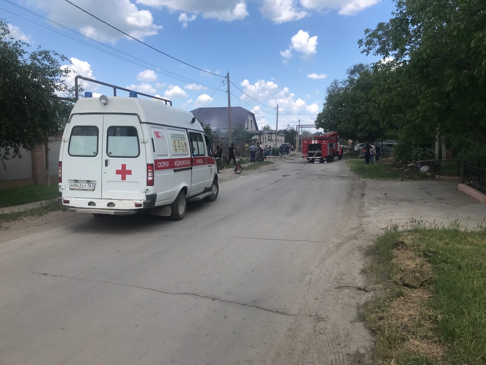 Строение с солнечной батареей на крыше загорелось в Старо-Соленом