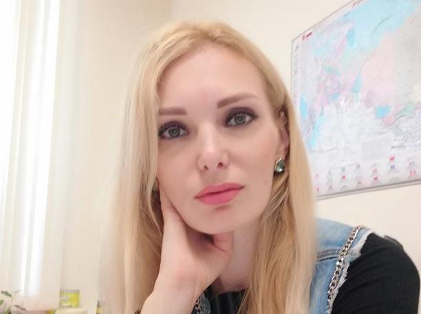 Анастасия Солдатенко хочет стать лицом салона "Космея"