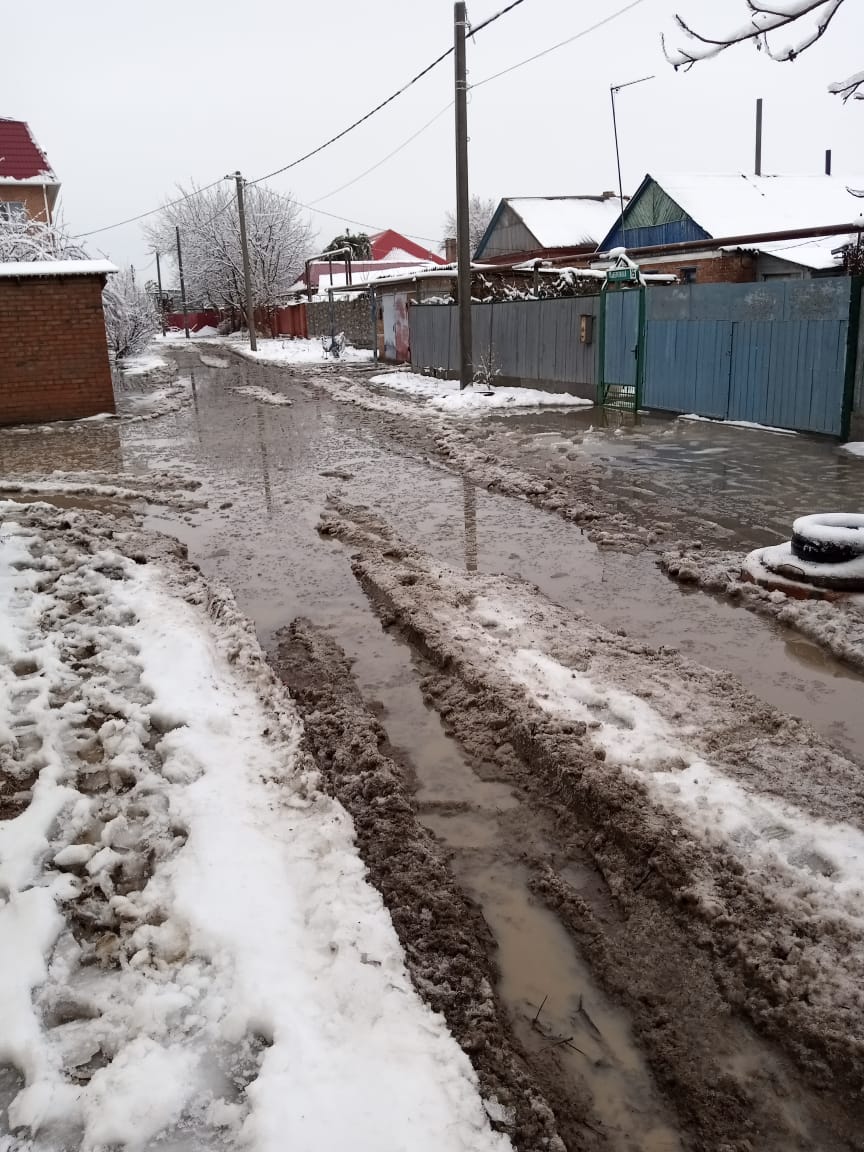 Это что-то с чем-то»: в дома рядом с заливом в Волгодонске начала проникать