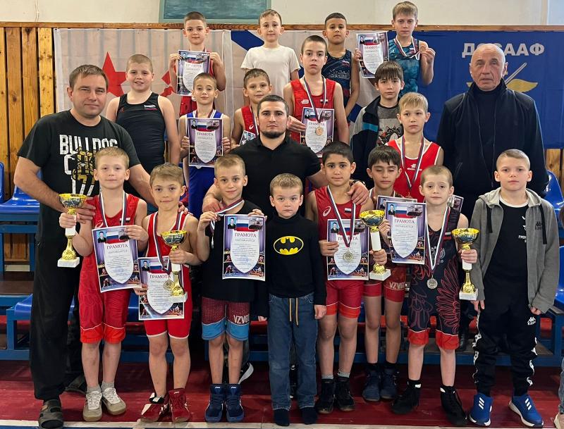 Спортсмены из Волгодонска отличились на Межрайонном турнире по греко-римской борьбе