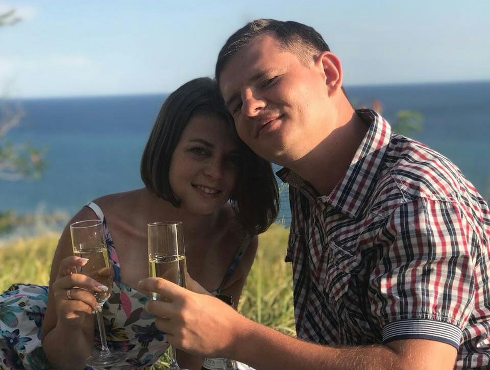 Елена и Дмитрий и их медовый месяц на берегу черного моря 