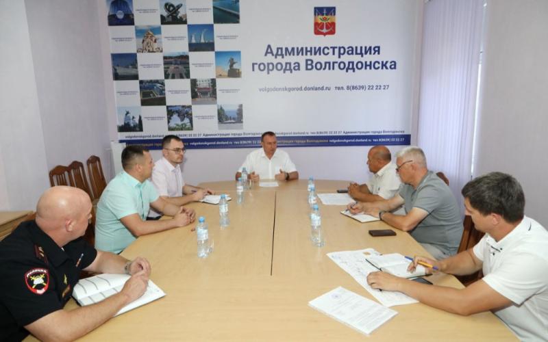 Регулировщики будут: Юрий Мариненко провел совещание по вопросу транспортных заторов на Цимлянском шоссе 