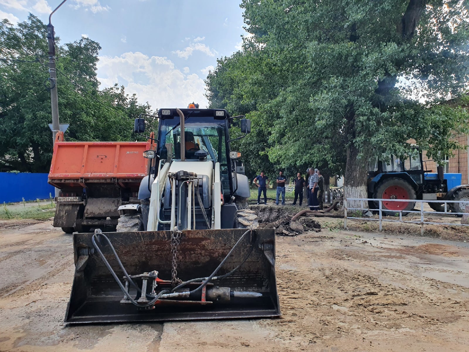 Без горячей и холодной воды осталась часть «старого города» после крупного  порыва водопровода