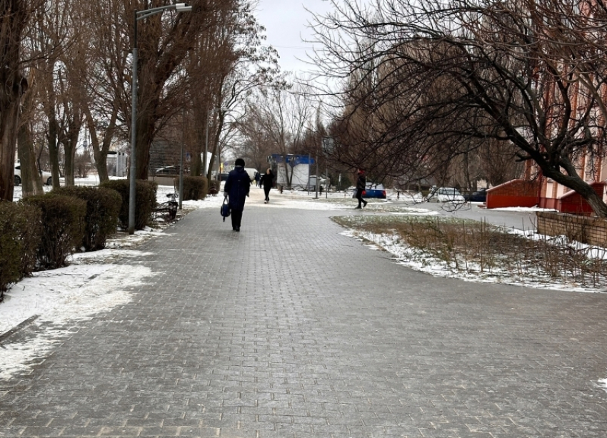 Волгодонцам рекомендуют быть внимательными и осторожными в связи с предстоящим гололедом
