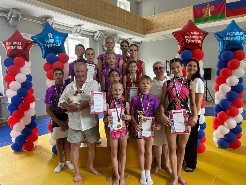 12 золотых медалей завоевали юные акробаты из Волгодонска на Чемпионате в Туапсе 