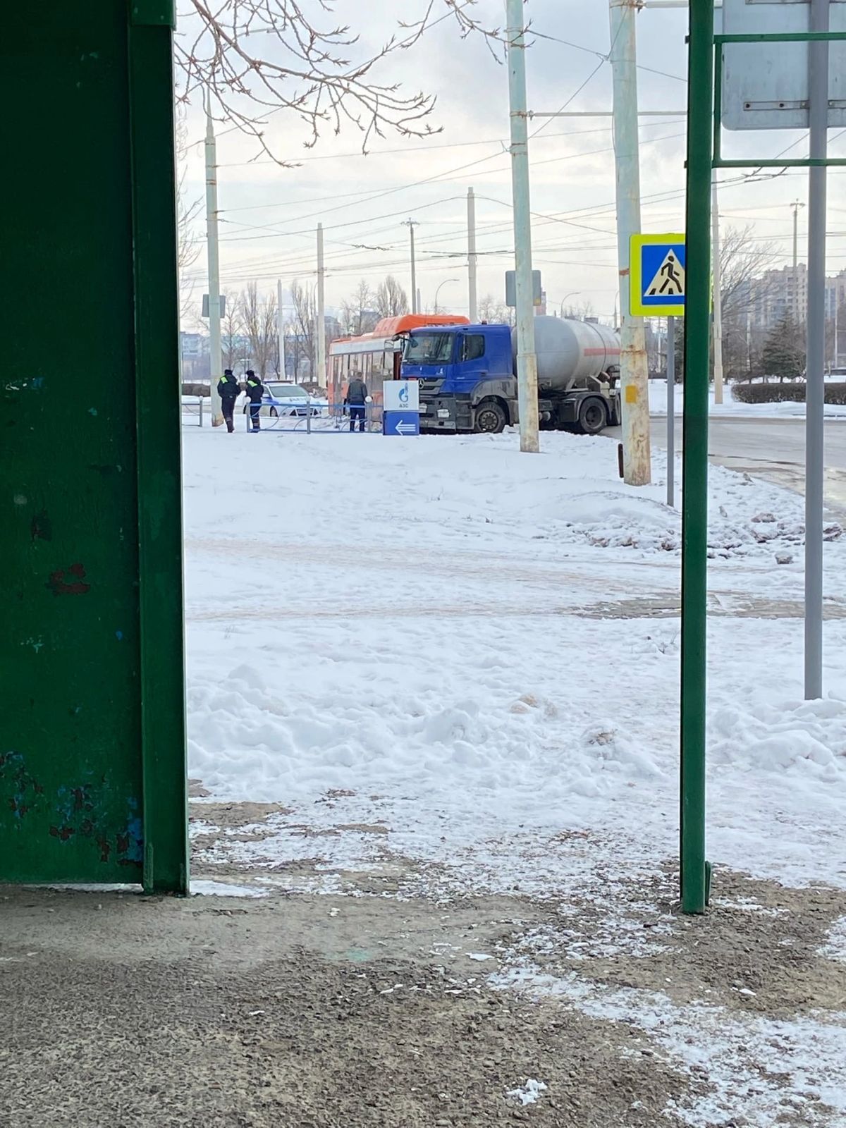 Автобус врезался в бензовоз на Курчатова