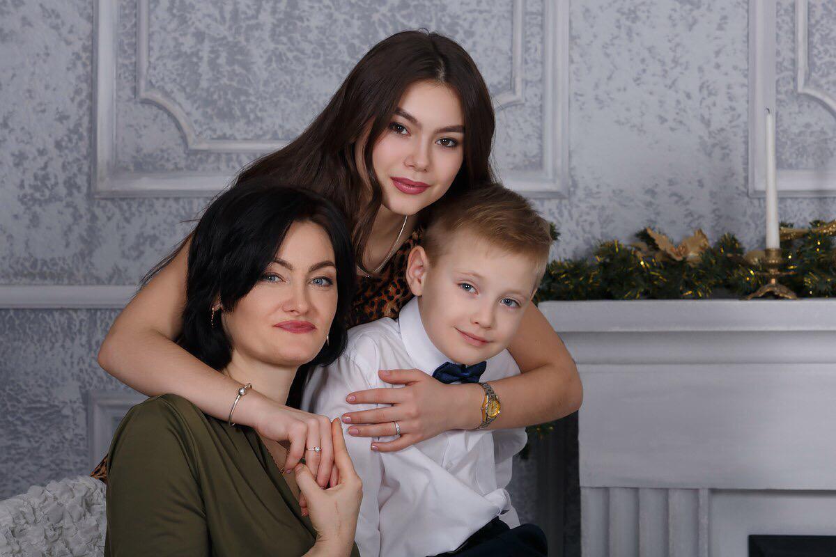 Светлана Вильданова и ее дети: Валерий и Александра 
