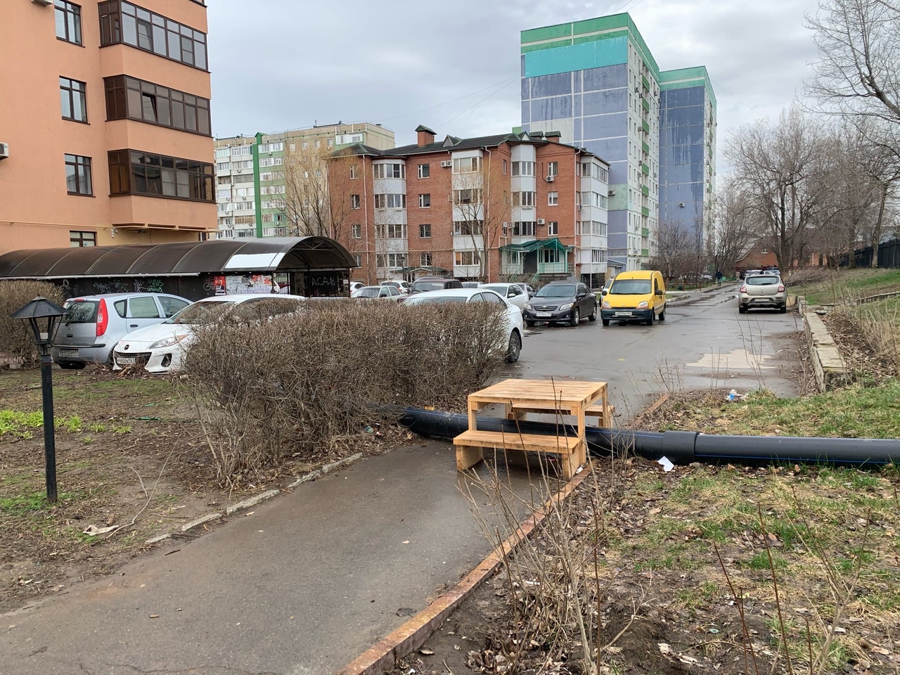 Через месяц День Победы, а одноименный бульвар похож на поле боя»:  волгодончанка