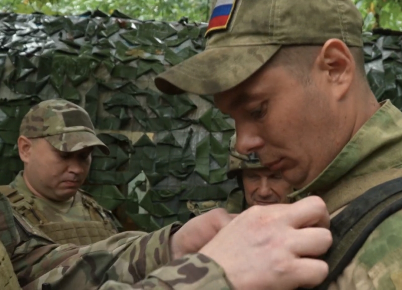 Военнослужащего из Волгодонска наградили медалью «За храбрость» в зоне СВО