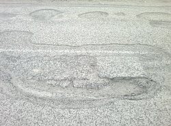 УЧАСТОК УЛИЦЫ СОВЕТСКОЙ ОТ ПЕРВОМАЙСКОЙ ДО ДУМЕНКО ТОЖЕ ТРЕБУЕТ РЕМОНТА