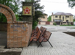 В парк Победы завезли новые скамейки!